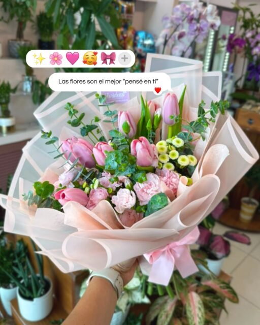 Las flores dicen lo que a veces no sabemos expresar 💐💕
Este delicado ramo en tonos rosados es perfecto para sorprender, enamorar o simplemente decir “pensé en ti”.
¡Servicio de flores a domicilio en Cancún el mismo día!
📲 WhatsApp: https://wa.link/s1glww
📞 (998) 287 3704
🌐 www.florescancun.com.mx
#floresadomicilio #ramodeflores #tulipanes #floreriacancun #regalosbonitos #detallesconamor #cancun