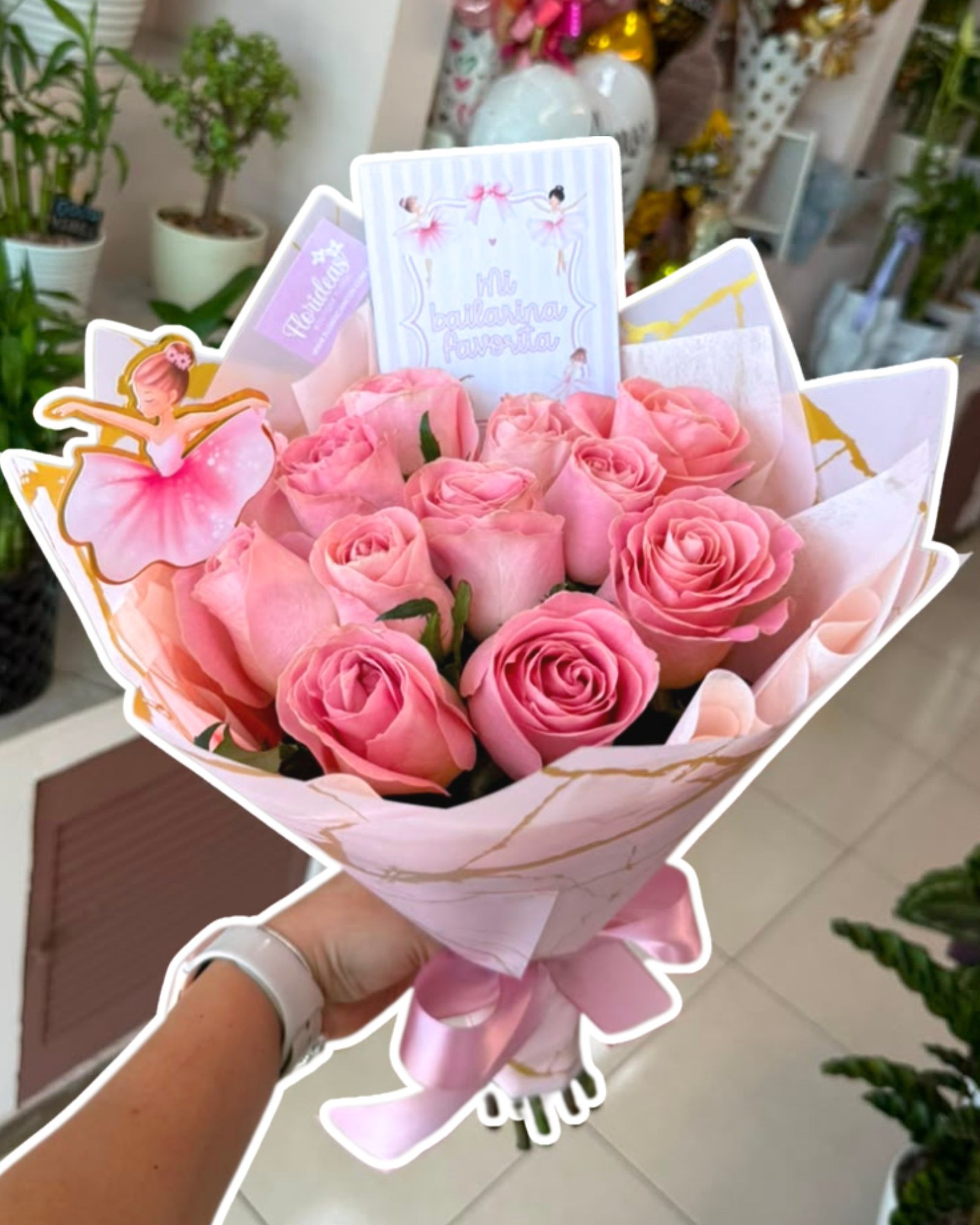 Hay fechas que merecen un detalle especial 🌸✨
Cumpleaños, aniversarios, logros y momentos que quieres recordar… cualquier ocasión importante se celebra mejor con flores.

Haz que ese día sea todavía más especial 💐

Escríbenos y pide tu ramo personalizado
📲 WhatsApp: 998 167 8206 https://wa.link/s1glww
📞 (998) 287 3704
🌐 www.florescancun.com.mx

#ramosdeflores #arreglosflorales #floresadomicilio #floreriacancun #regalosespeciales #cumpleaños #aniversarios #cancun