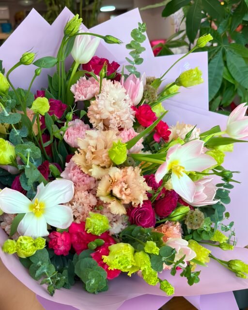 Porque un buen ramo siempre es una buena idea 💐
Elige flores para sorprender, celebrar o simplemente hacer más bonito el día de alguien. ¡Tú pones la intención, nosotros ponemos las flores!
Escríbenos y arma tu pedido
📲 WhatsApp: 998 167 8206 https://wa.link/s1glww
📞 (998) 287 3704
🌐 www.florescancun.com.mx
#ramosdeflores #floresadomicilio #floreriacancun #arreglosflorales #regalosconflores #florescancun #cancun