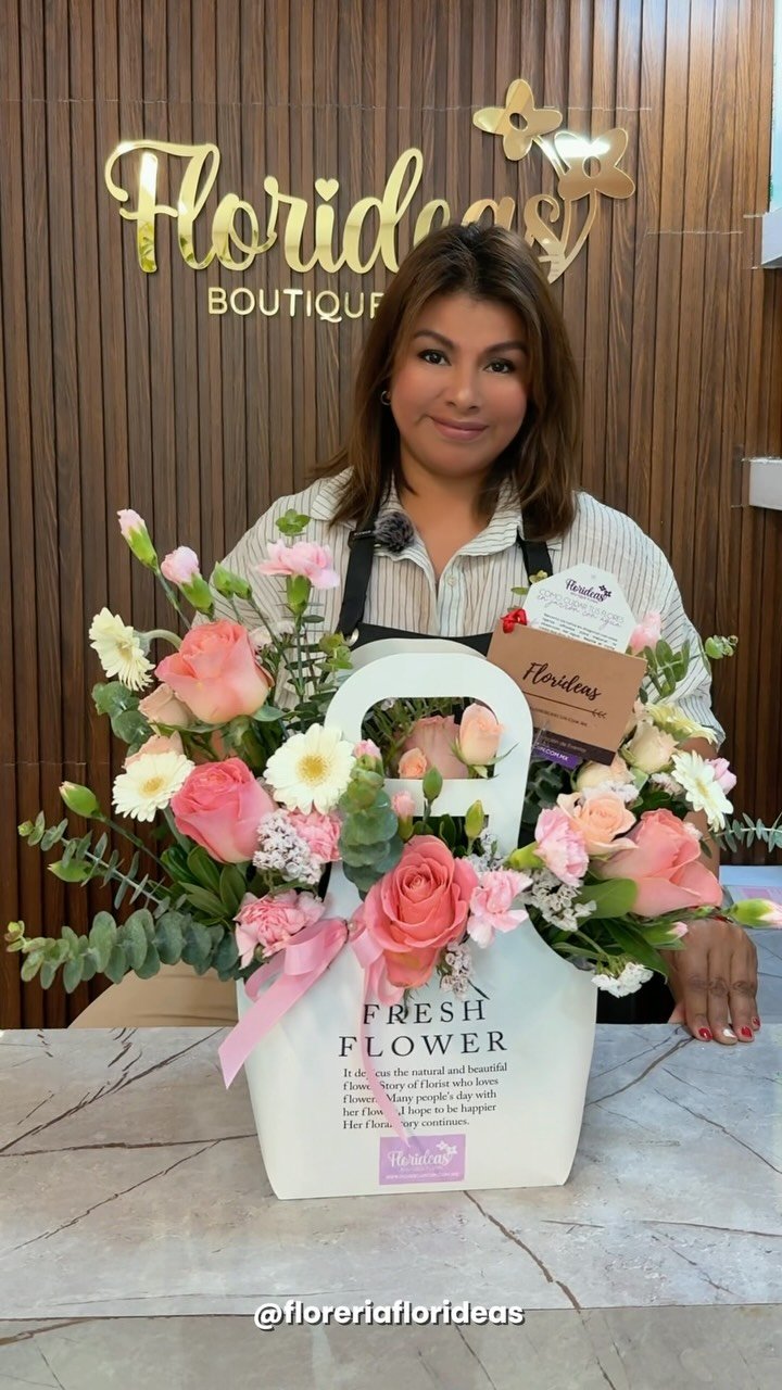 🌸20 años haciendo florecer momentos inolvidables.🌸
Hoy celebramos mucho más que una fecha… celebramos 20 años de historias, emociones, sonrisas y momentos que comenzaron con una flor. 💐
Gracias a cada persona que nos ha permitido ser parte de sus cumpleaños, aniversarios, nacimientos, despedidas, sorpresas y de tantos momentos especiales.
Han sido 20 años creciendo, aprendiendo y poniendo el corazón en cada detalle. ❤️
Gracias por elegir Florideas, por confiar en nosotros y por permitirnos seguir haciendo lo que más amamos: transformar sentimientos en flores.
🥂 ¡Felices 20 años, Florideas!
Y que sean muchos más años haciendo florecer el amor. 🌷✨
#Florideas #20Años #AniversarioFlorideas #20AñosFloreciendo #FloresConAmor Cancún