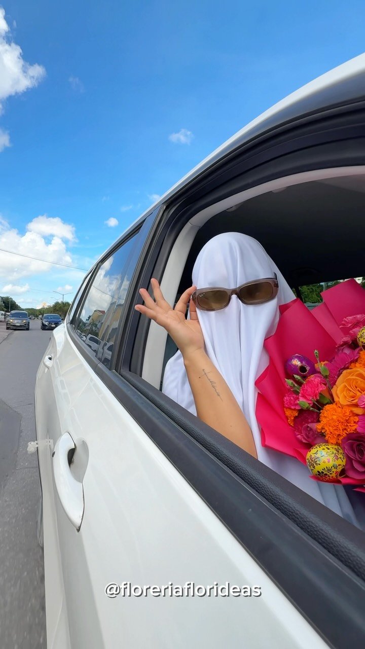 🎃🧡 SPOOKY SEASON, BUT MAKE IT FLORAL💜💐

¿Quién dijo que lo spooky no podía ser bonito? 👻✨

¡Los colores más mágicos de la temporada llegaron a Florideas! 🌼🕸️

Porque hasta los sustos se disfrutan más cuando vienen acompañados de flores. 😏💐

👻 Etiqueta a esa persona que te debería regalar un ramo esta spooky season. 👀

Para más información ¡Contáctanos!👇🏼
📲 WhatsApp: 998 167 8206  https://walink.co/69910h 
📞 (998) 287 3704
🌐 www.florescancun.com.mx

#Florideas #SpookySeason #RamosDeTemporada #HalloweenFlowers #FloresConAmor