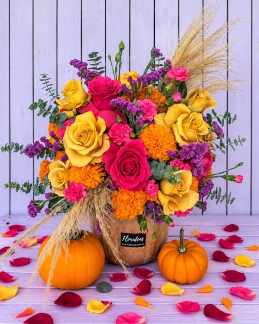 ¡El Día de Muertos también se llena de color!
Cempasúchil, rosas y tonos vibrantes en un arreglo floral que lleva la magia de nuestras tradiciones a cada rincón 💜✨
Haz tu pedido y lleva los colores de la temporada a casa.
📲 WhatsApp: 998 167 8206
📞 (998) 287 3704
#DiaDeMuertos #Cempasuchil #ArreglosFlorales #FloresDeTemporada #FloreriaCancun #FloresADomicilio #FloresCancun #Florideas