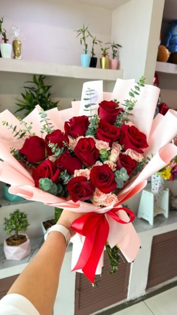 💐¿Alguien dijo flores?👀
Si quieres regalarle flores ¡Nosotros te ayudamos!🤌🏼
Para más información ¡Contáctanos!👇🏼
📲 WhatsApp: 998 167 8206 https://wa.link/s1glww
📞 (998) 287 3704
🌐 www.florescancun.com.mx
#florescancun #floresencancun #floreriacancun #florideas